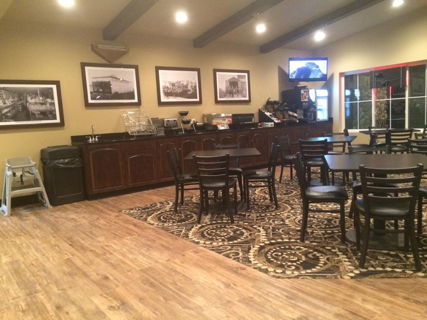 Van Hook Territorial Inn photo 13