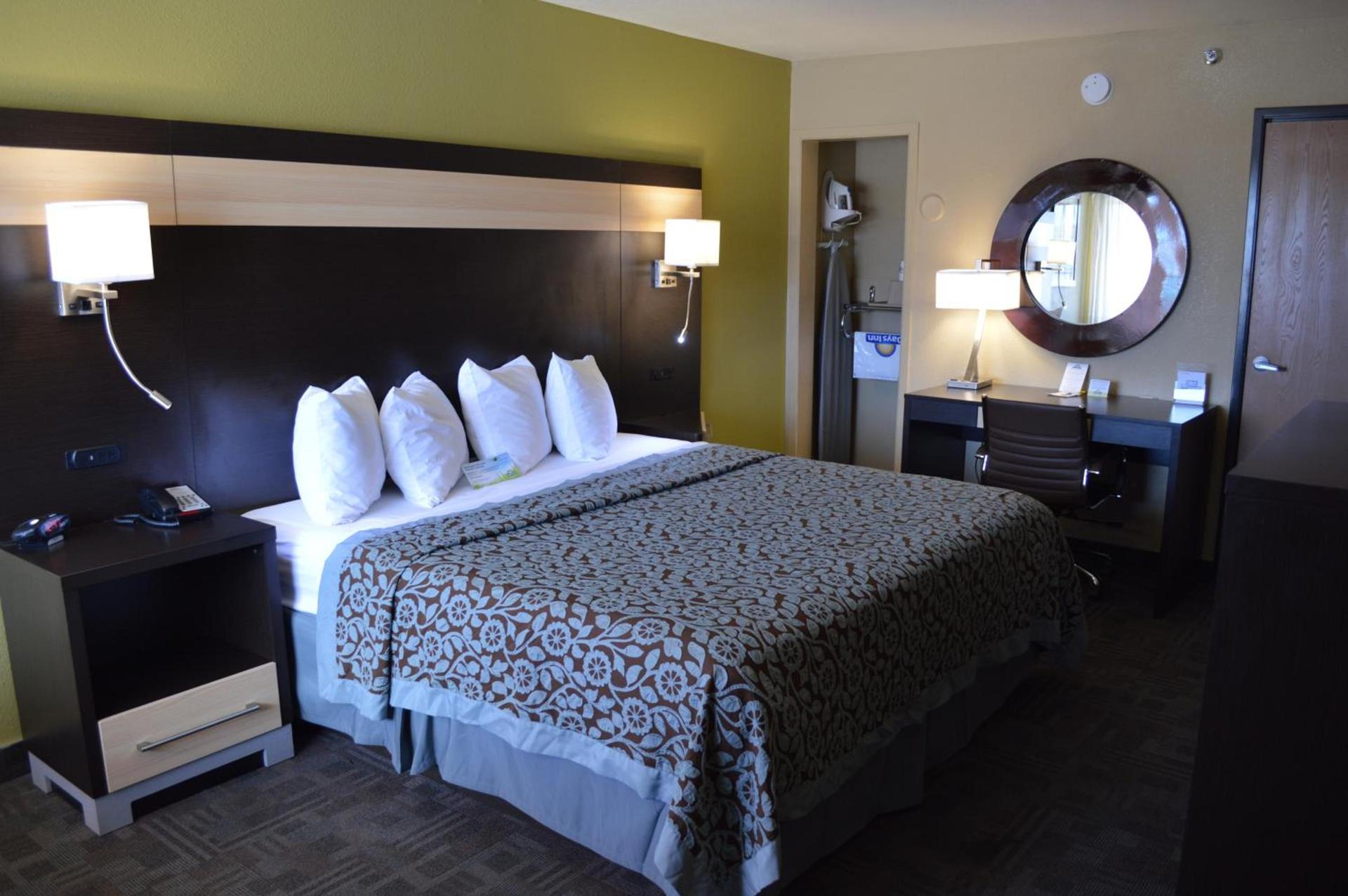 Days Inn by Wyndham Carlsbad photo 29
