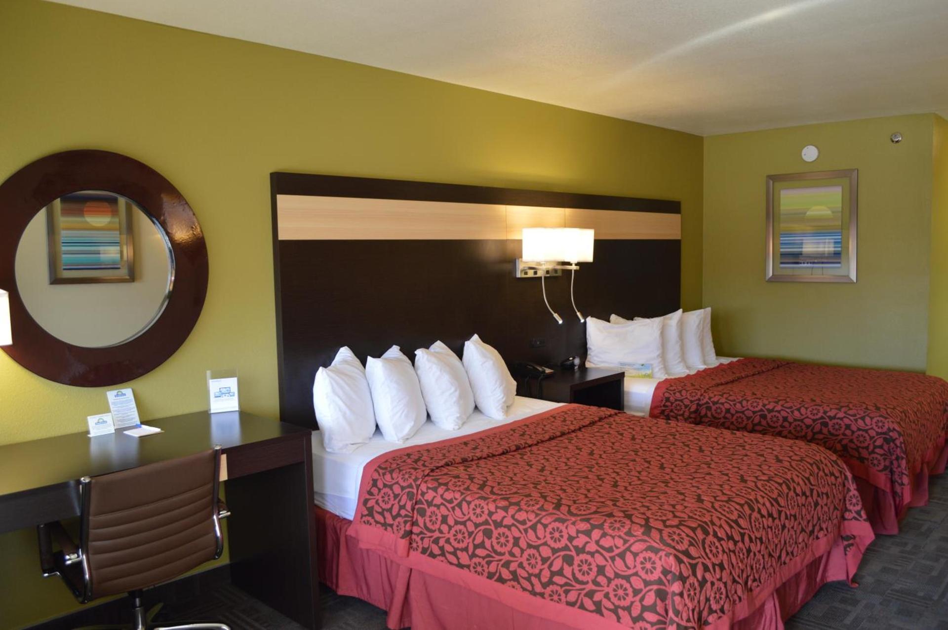 Days Inn by Wyndham Carlsbad photo 38