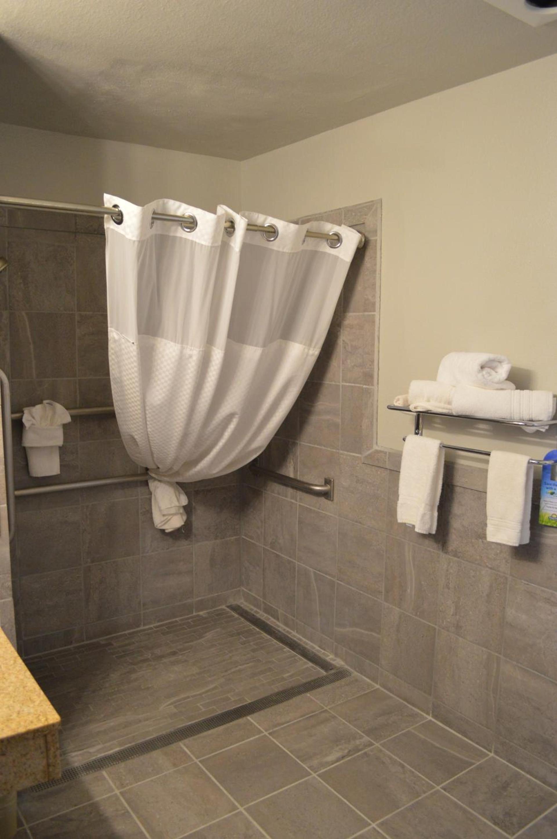 Days Inn by Wyndham Carlsbad photo 49
