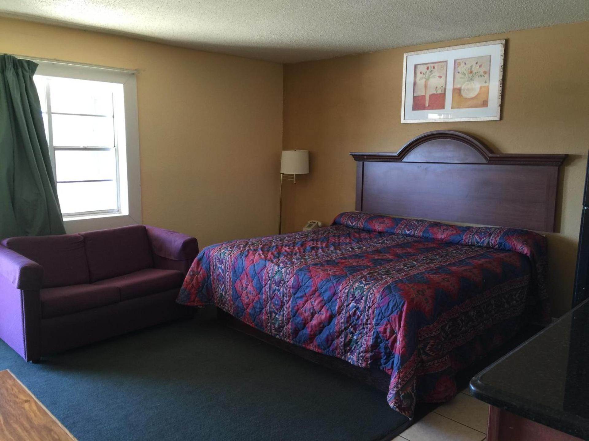 La Vista Inn photo 23