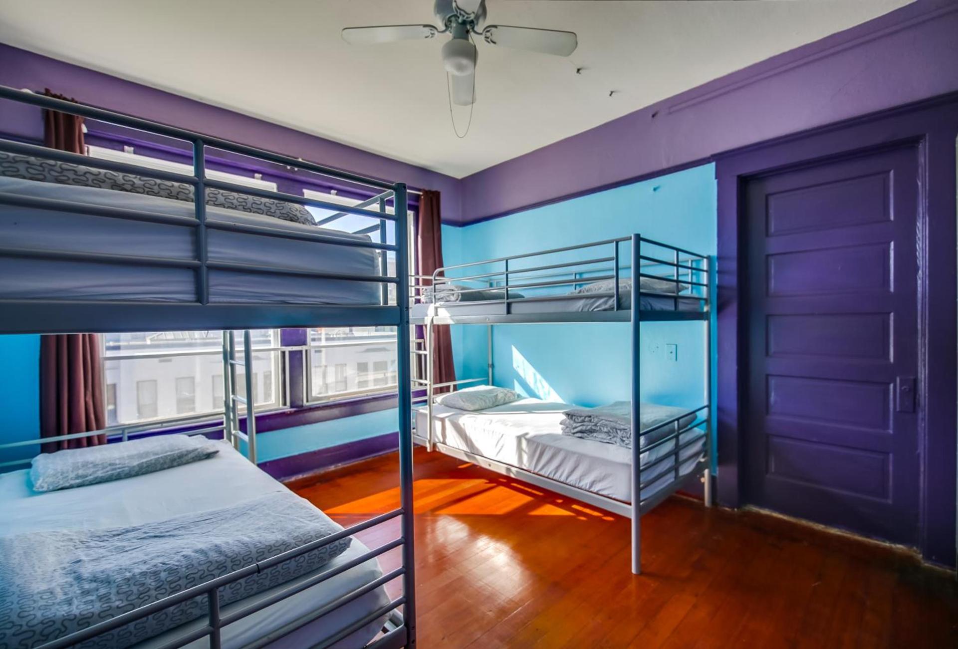 California Dreams Hostel - Downtown photo 6
