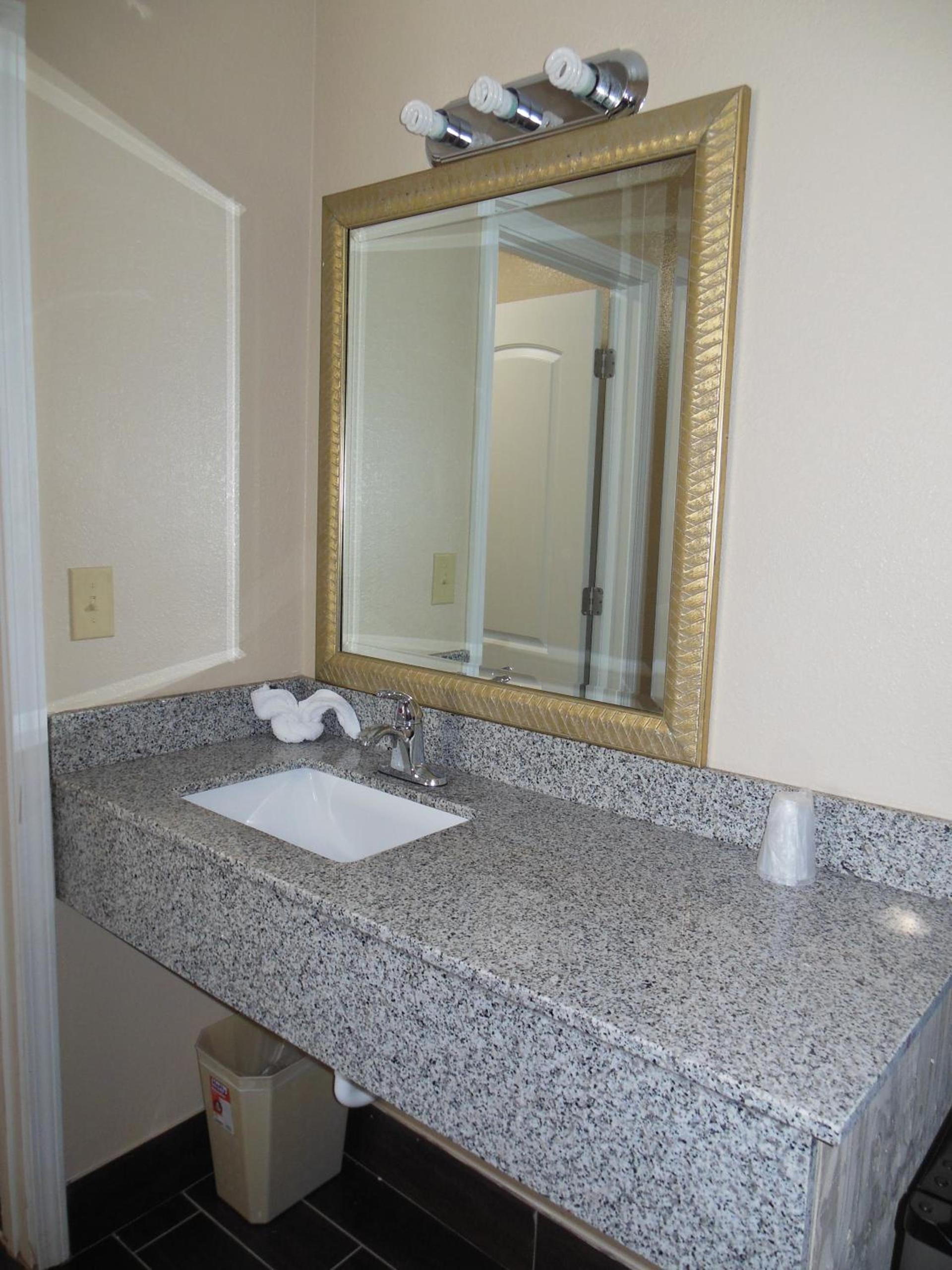 Route 66 Inn photo 24