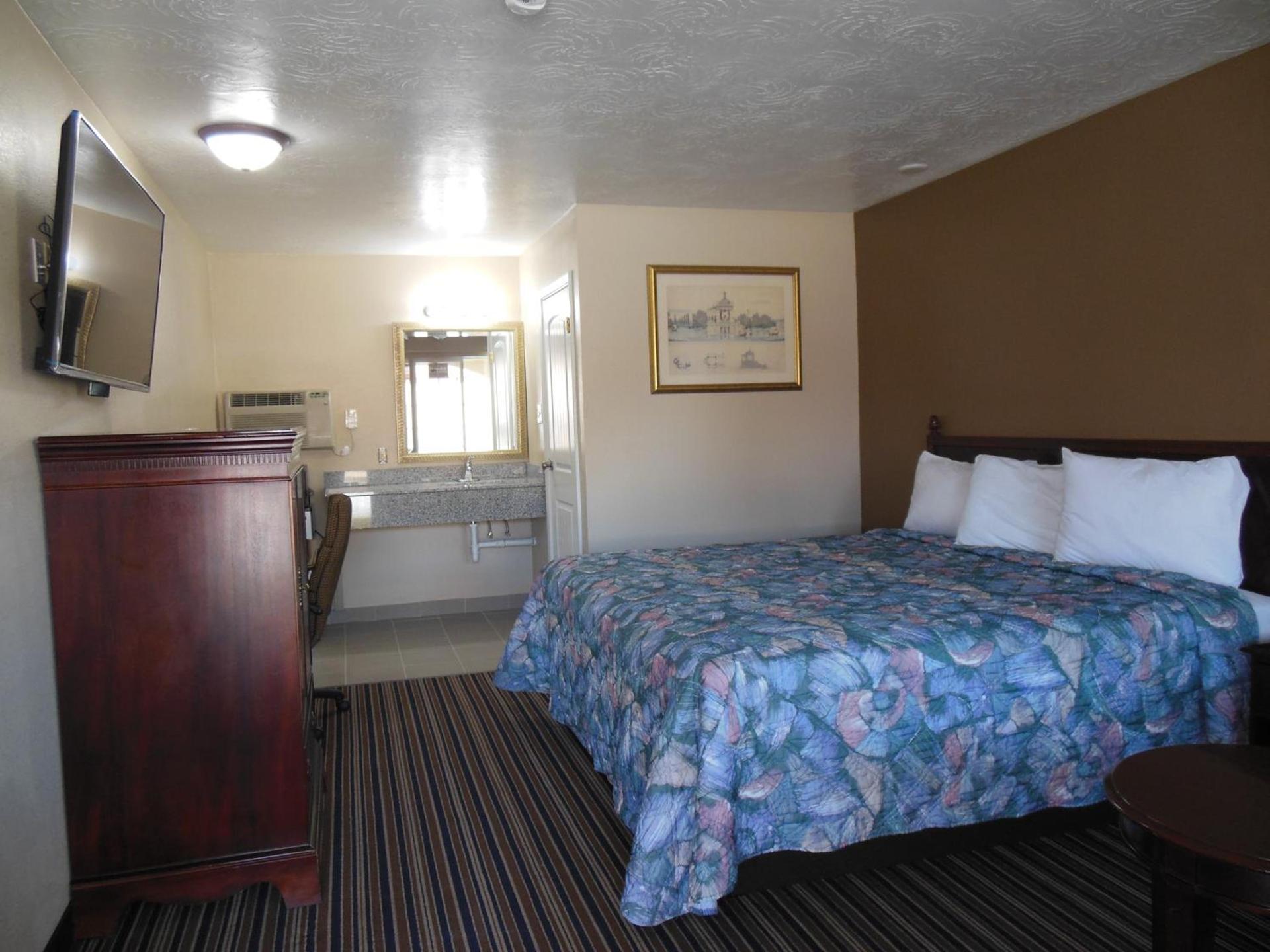 Route 66 Inn photo 40