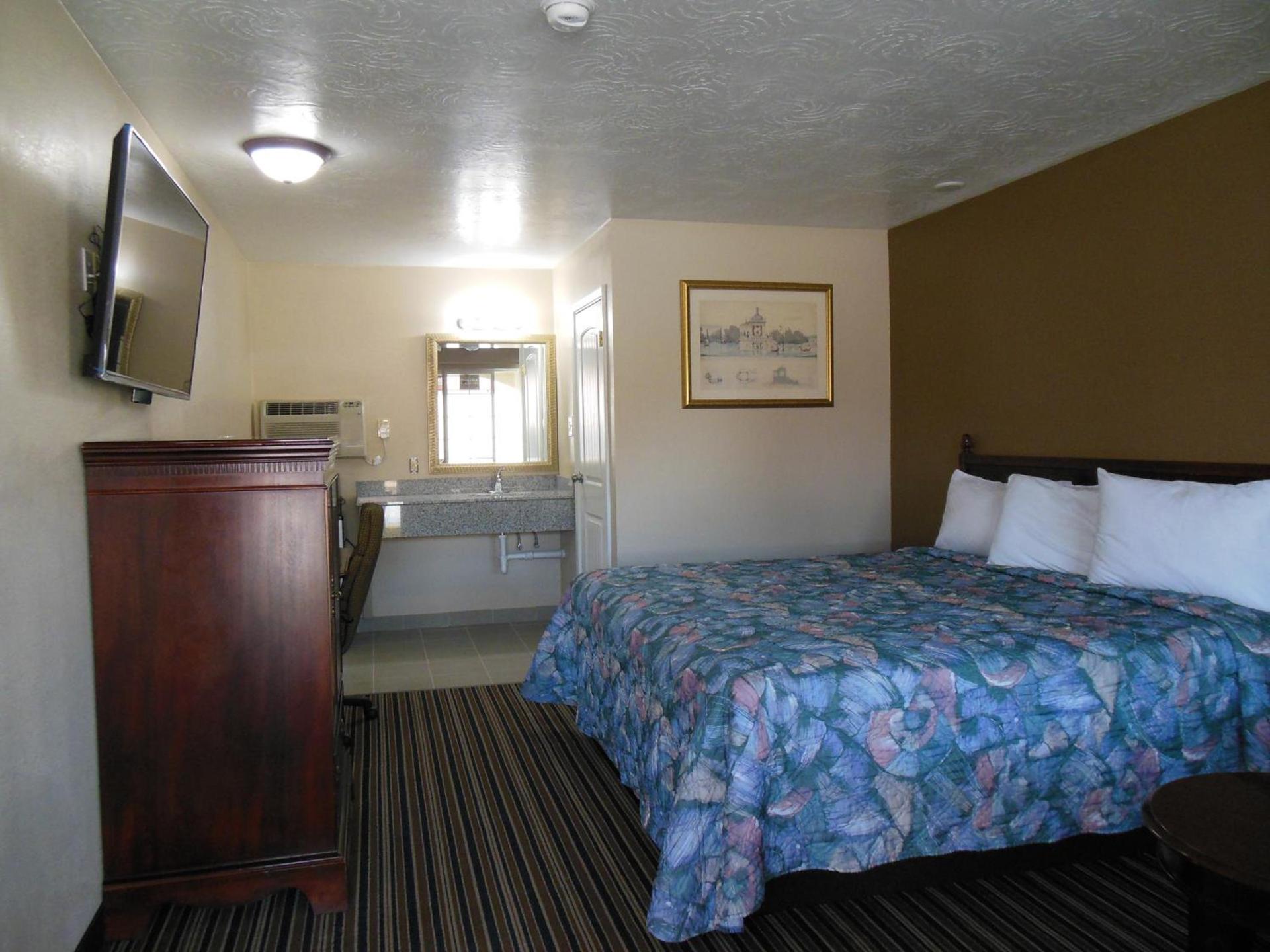 Route 66 Inn photo 42