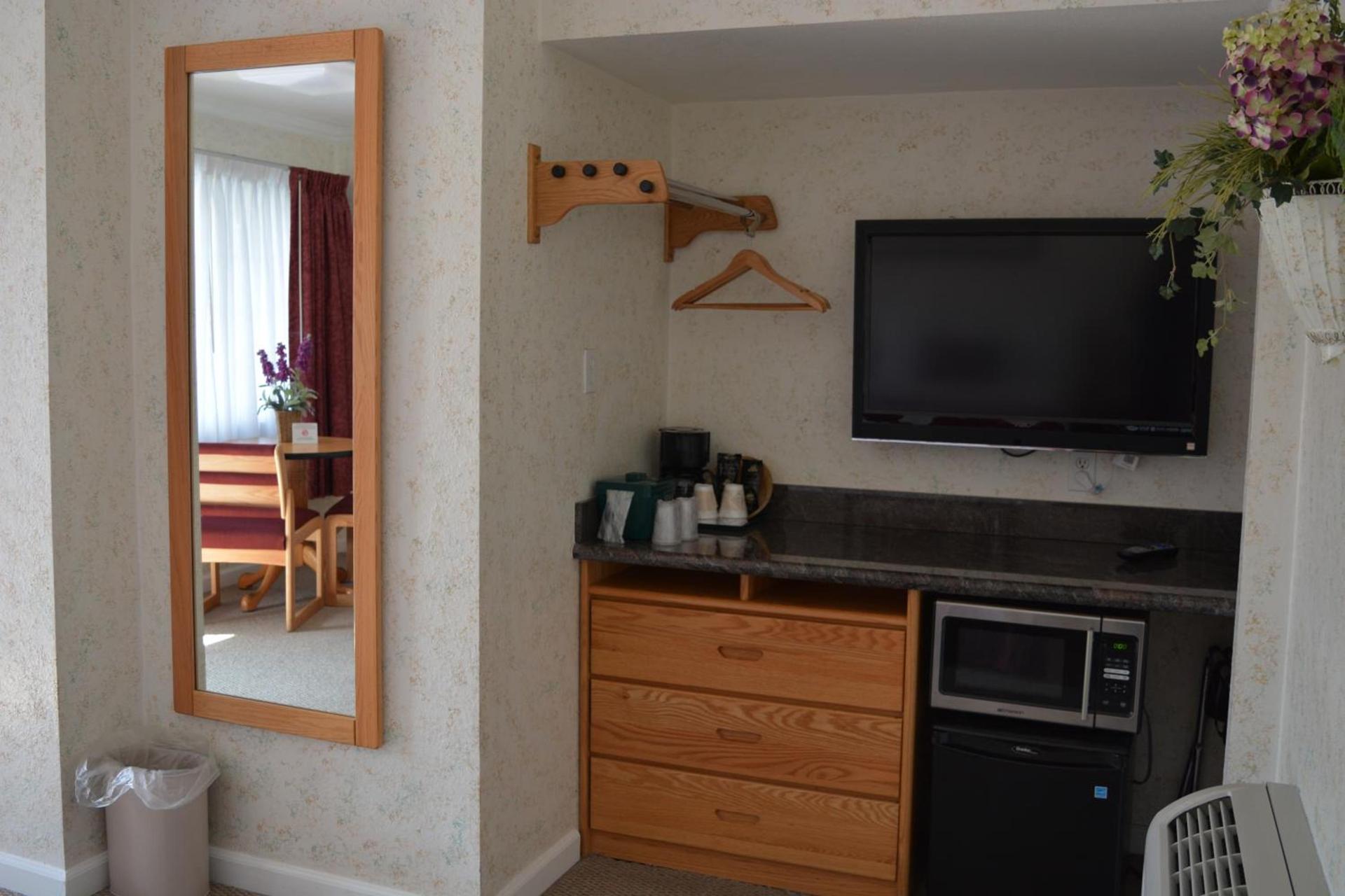 Travelers Inn photo 9