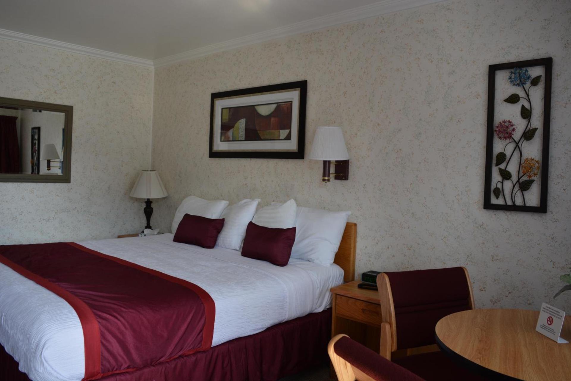 Travelers Inn photo 10