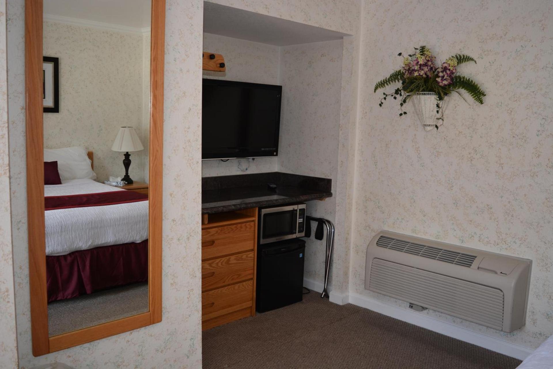 Travelers Inn photo 12