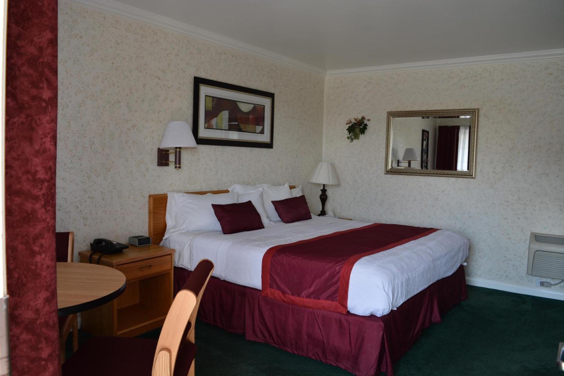 Travelers Inn photo 15
