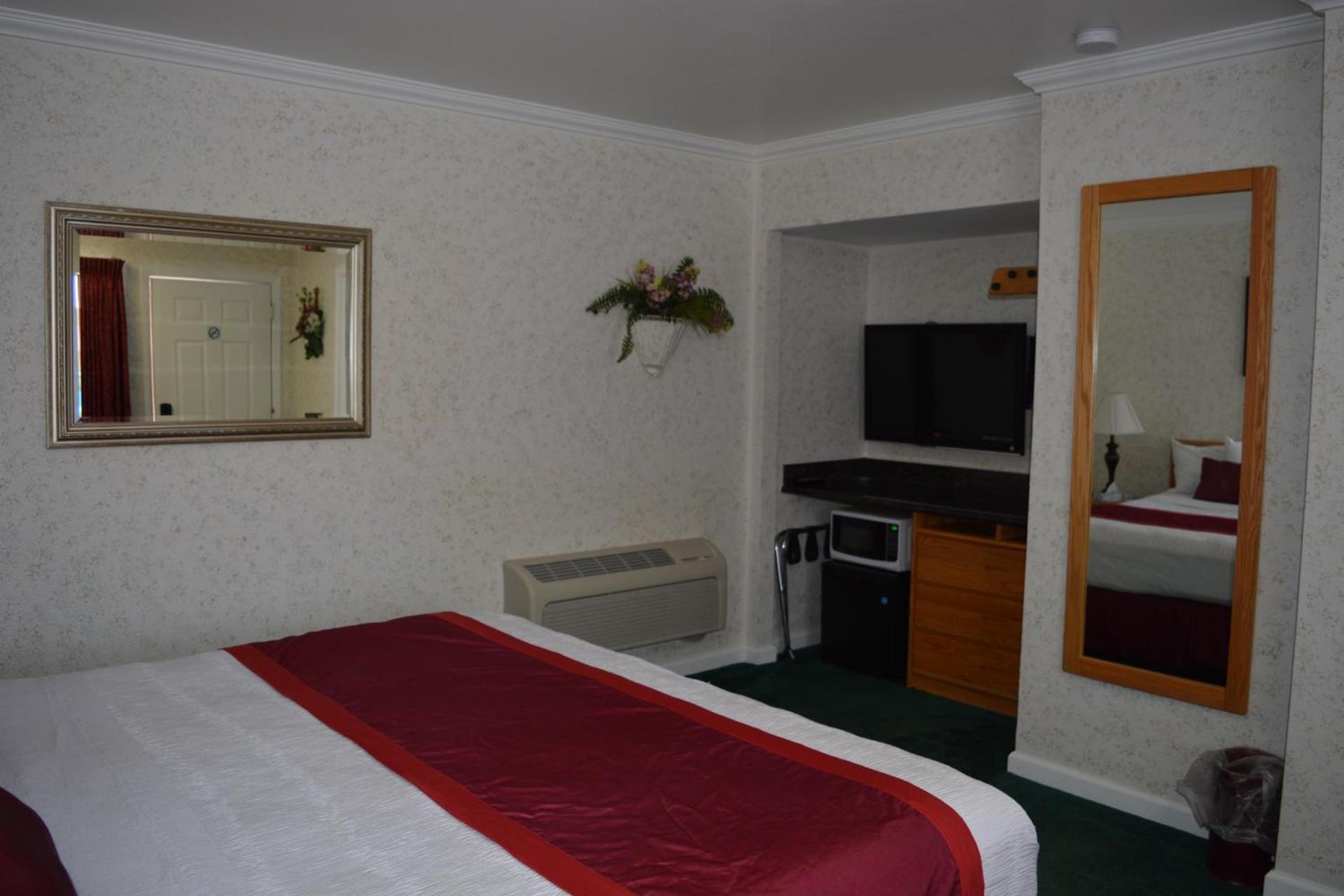 Travelers Inn photo 16