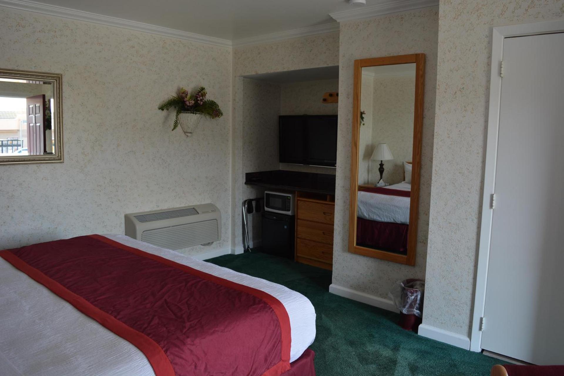 Travelers Inn photo 17