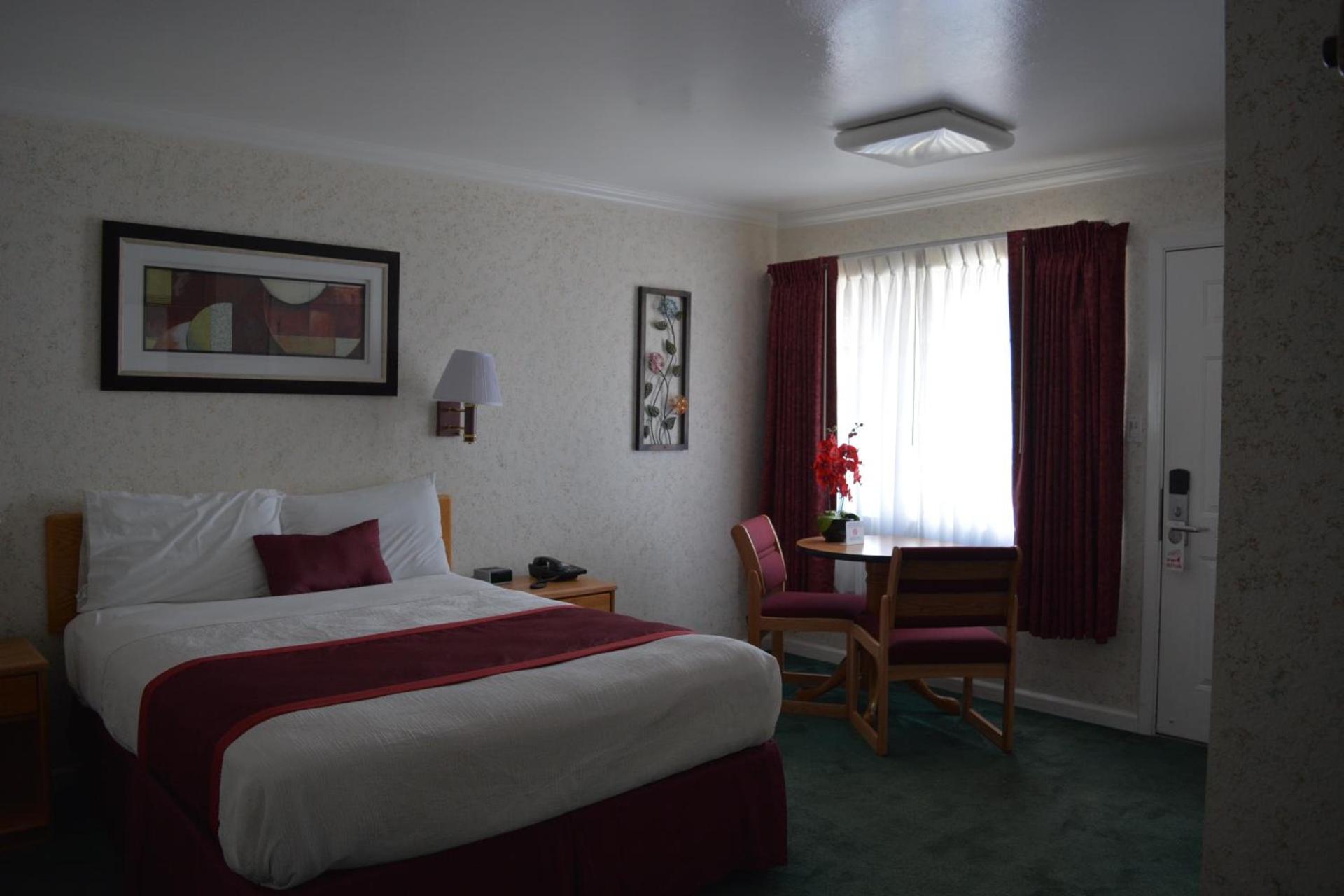 Travelers Inn photo 19
