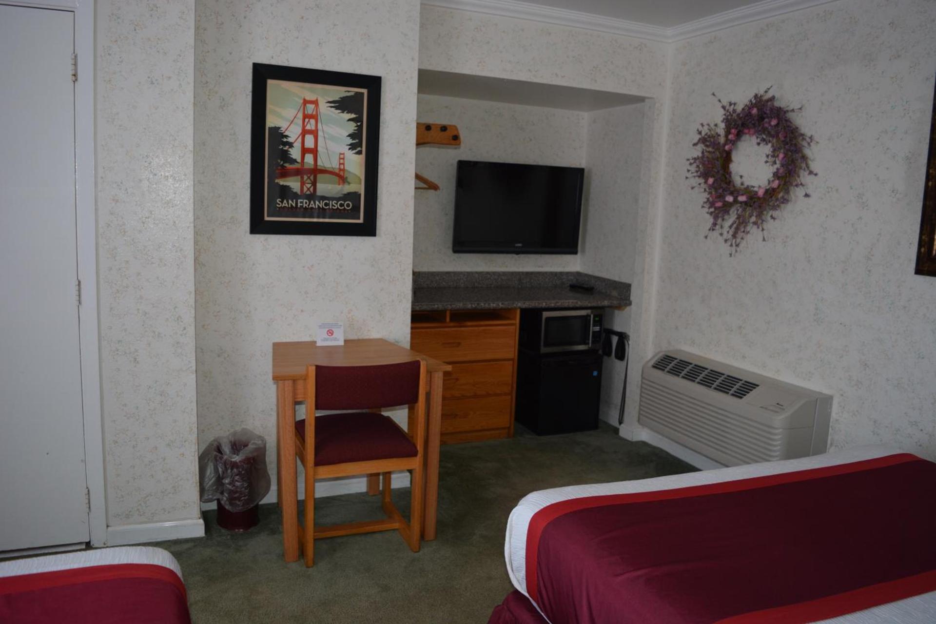 Travelers Inn photo 22