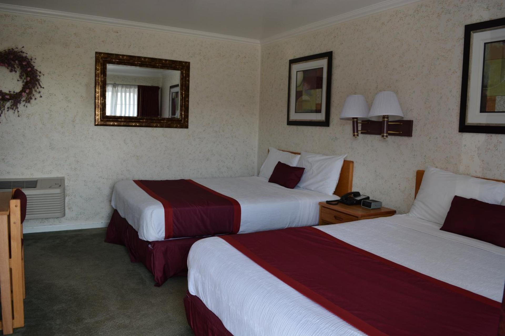 Travelers Inn photo 24