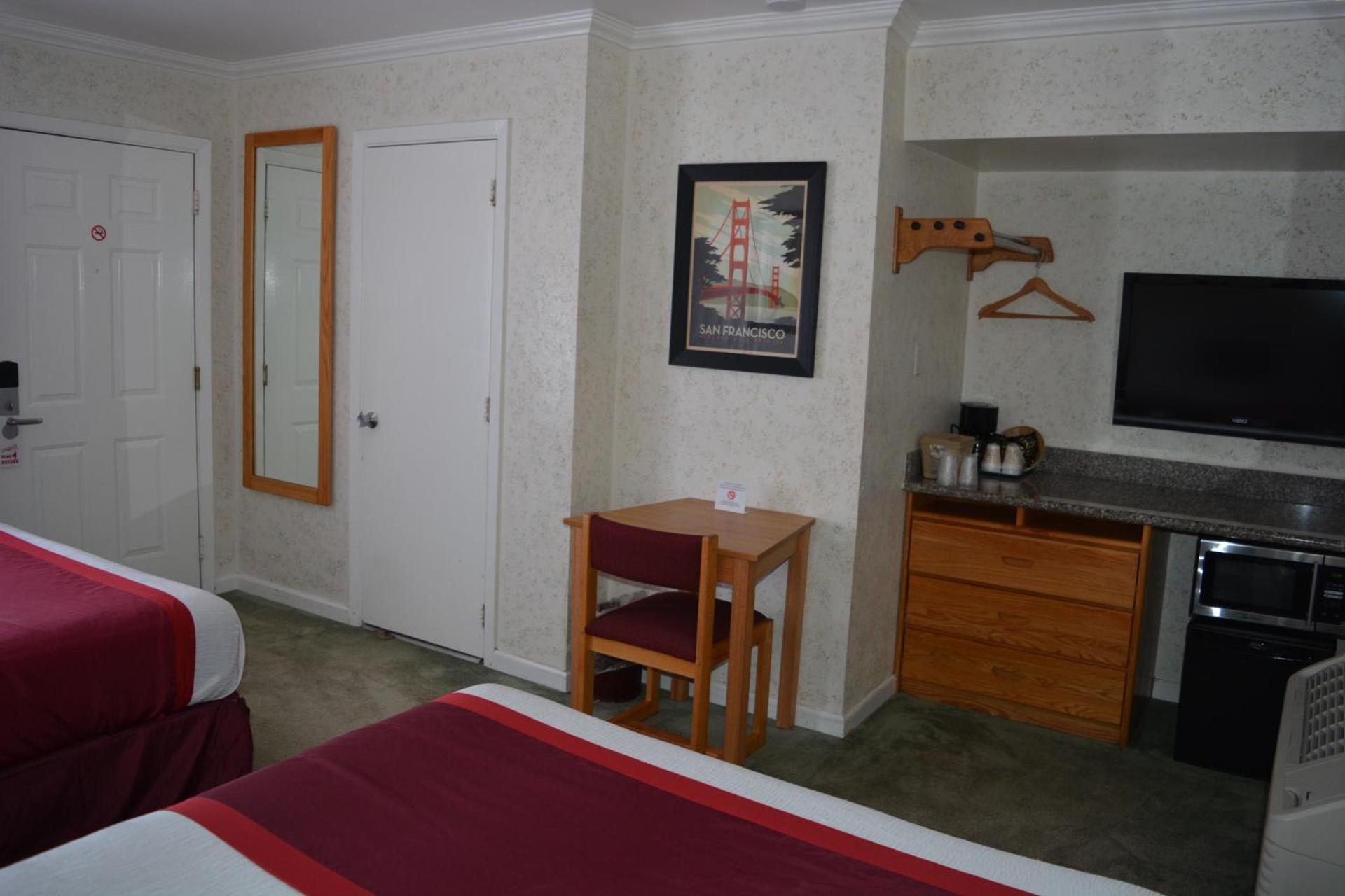 Travelers Inn photo 25