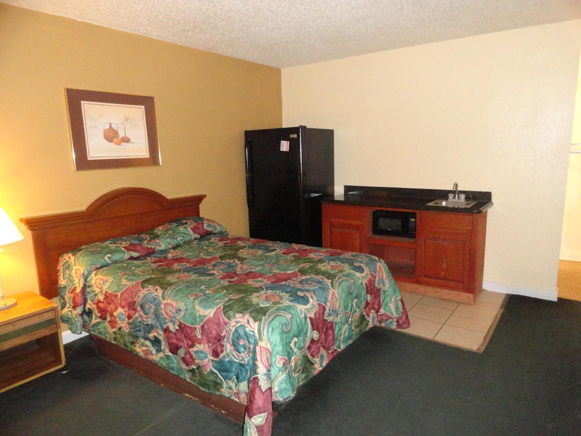 La Vista Inn photo 25