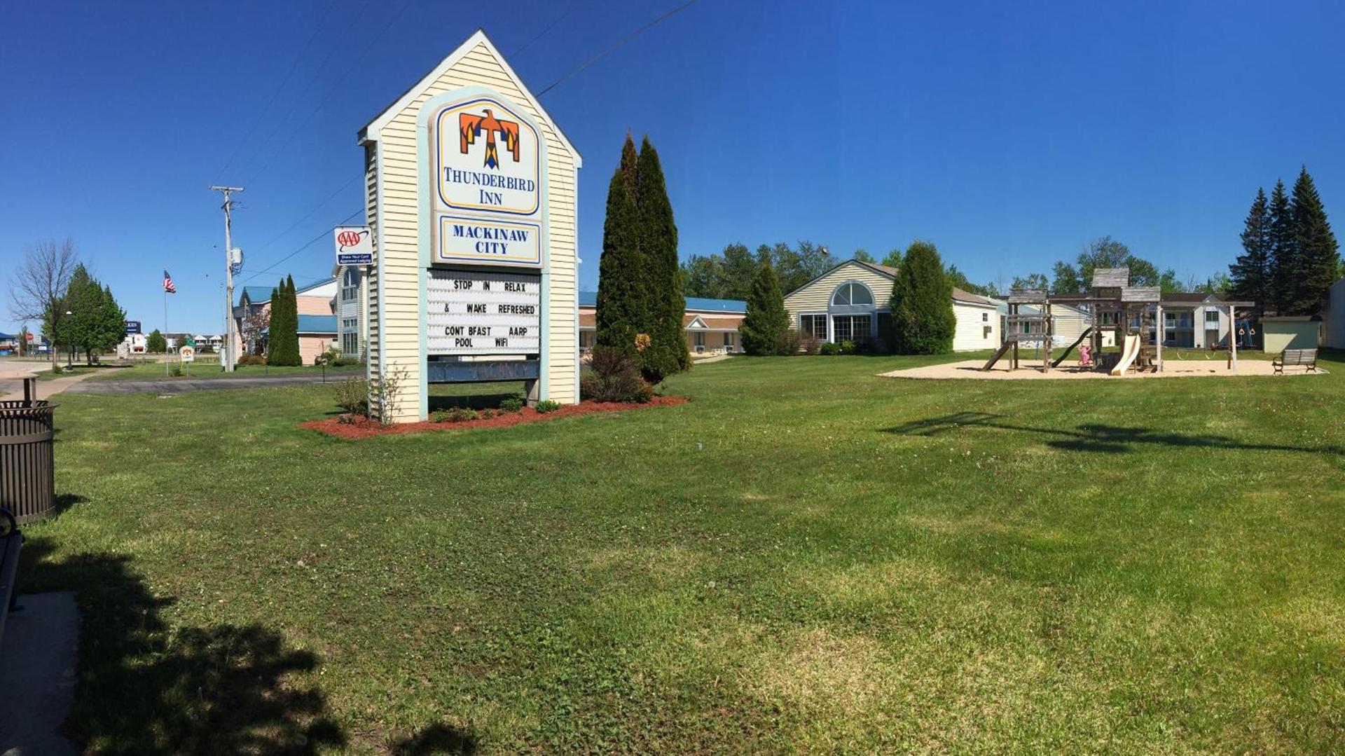 Thunderbird Inn of Mackinaw City photo 11