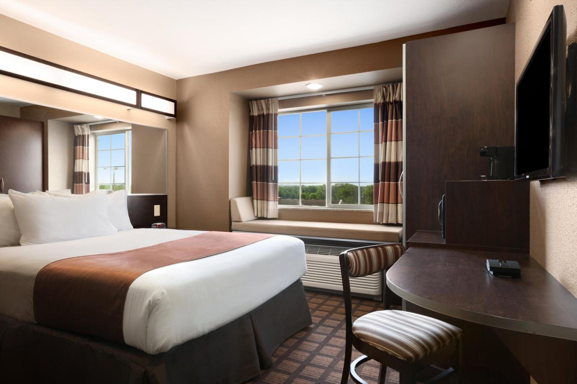 Microtel Inn & Suites by Wyndham photo 8