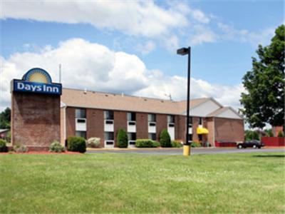 Days Inn by Wyndham Keene NH photo 10