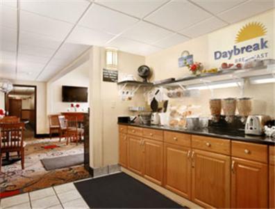 Days Inn by Wyndham Keene NH photo 21