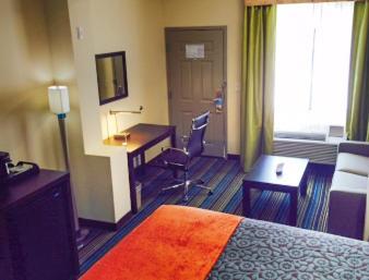 Days Inn & Suites by Wyndham Katy photo 3