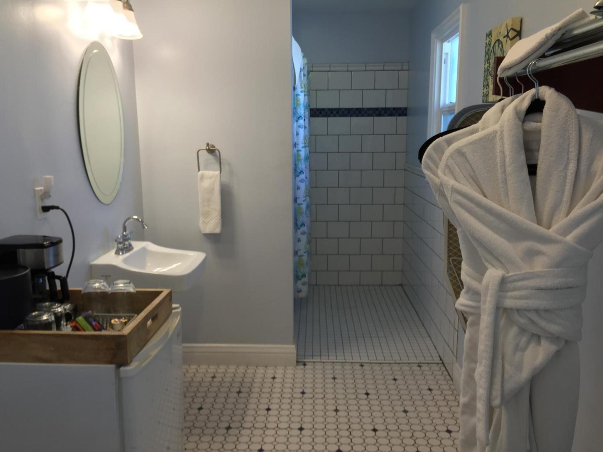 Beach Bungalow Inn and Suites photo 56