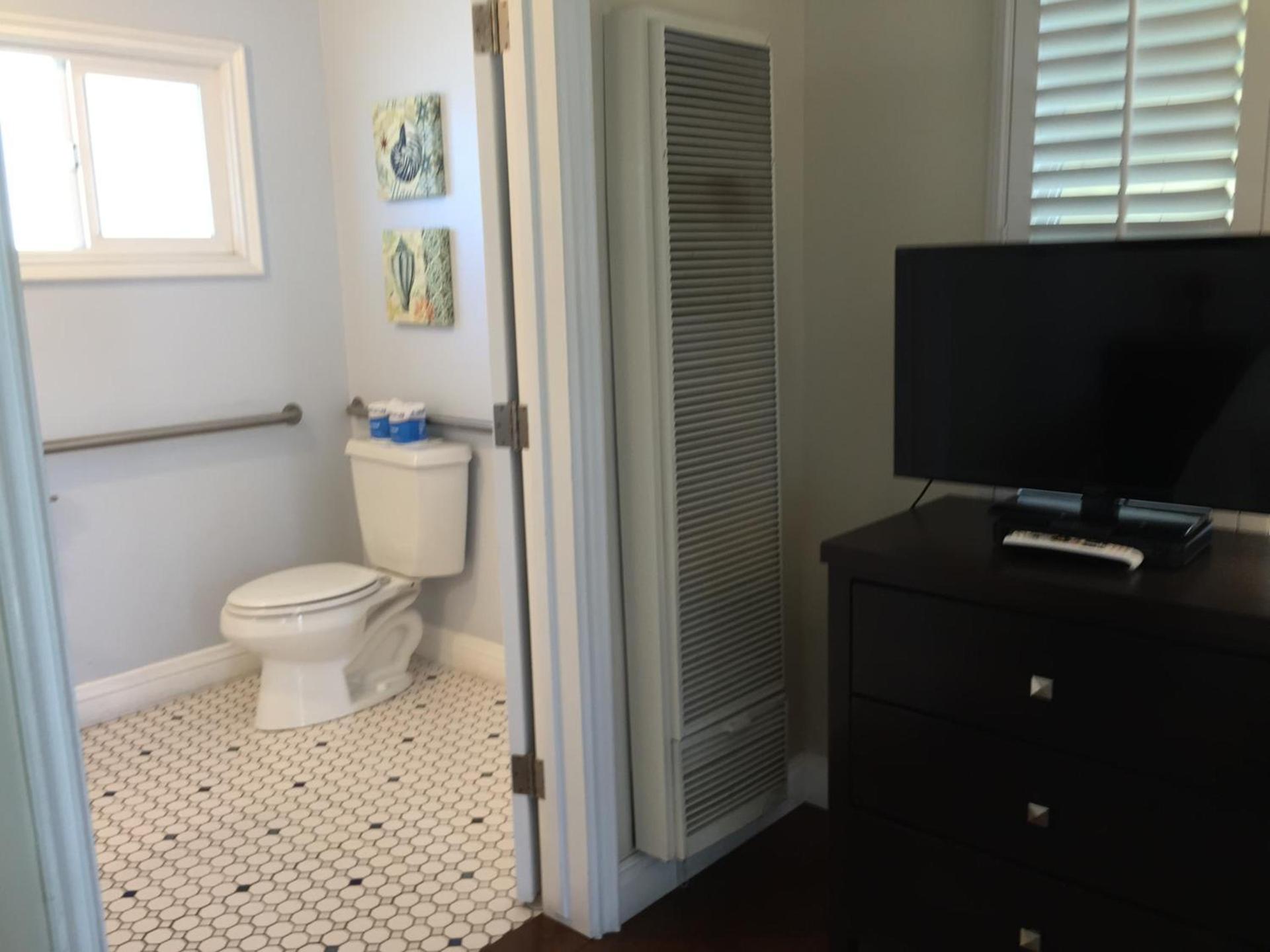 Beach Bungalow Inn and Suites photo 66