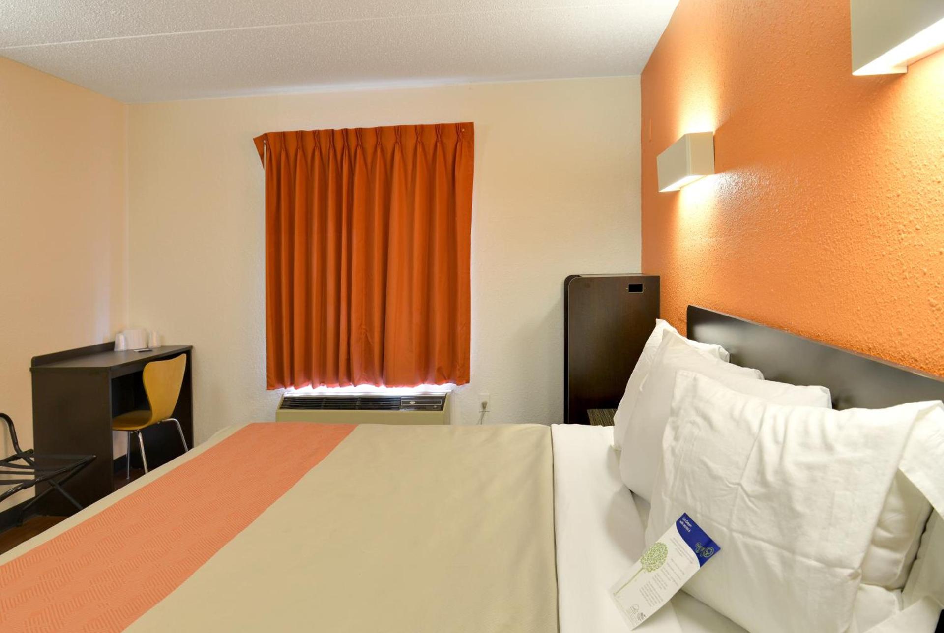 Motel 6-Toledo, OH photo 21