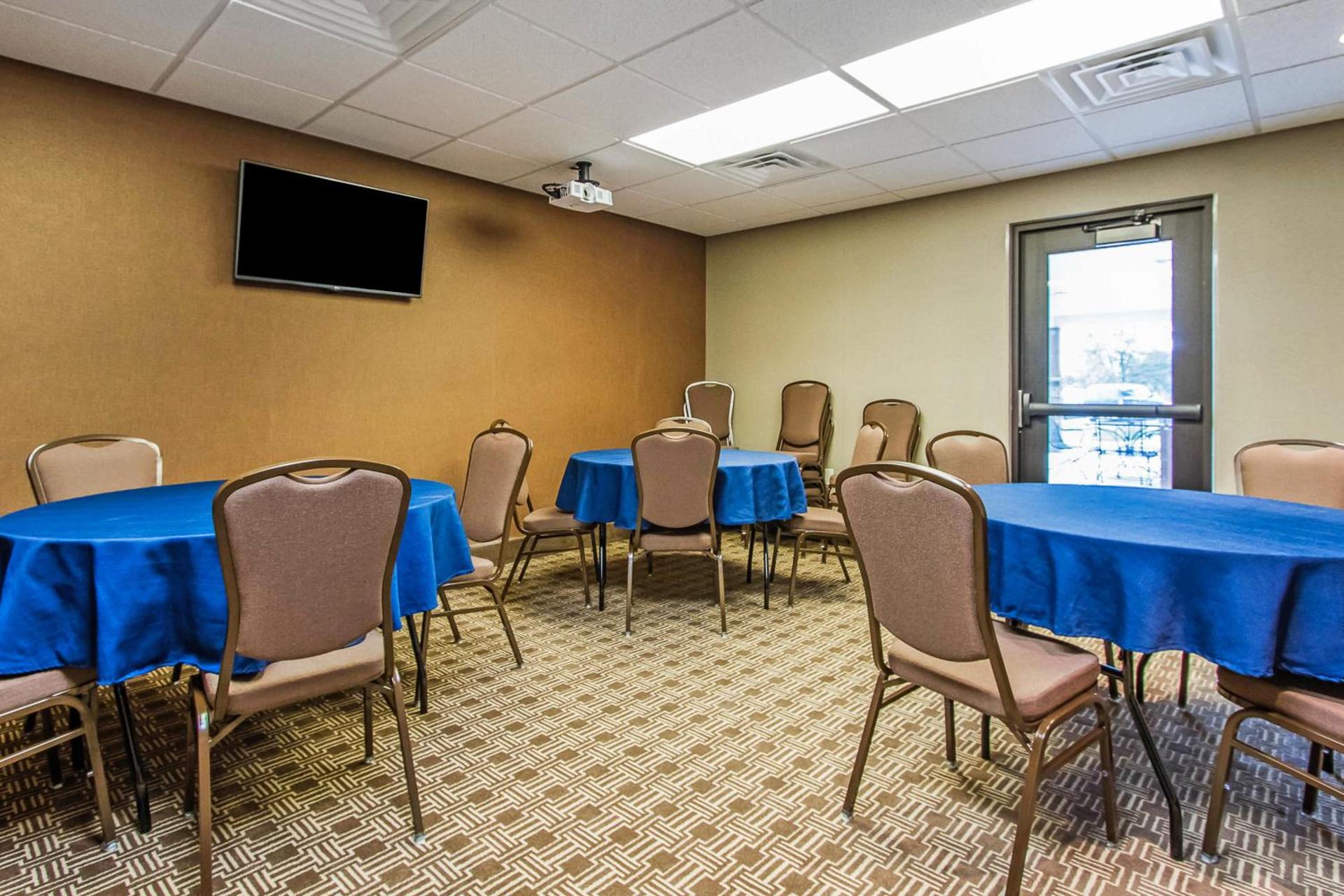 MainStay Suites Grand Island photo 32