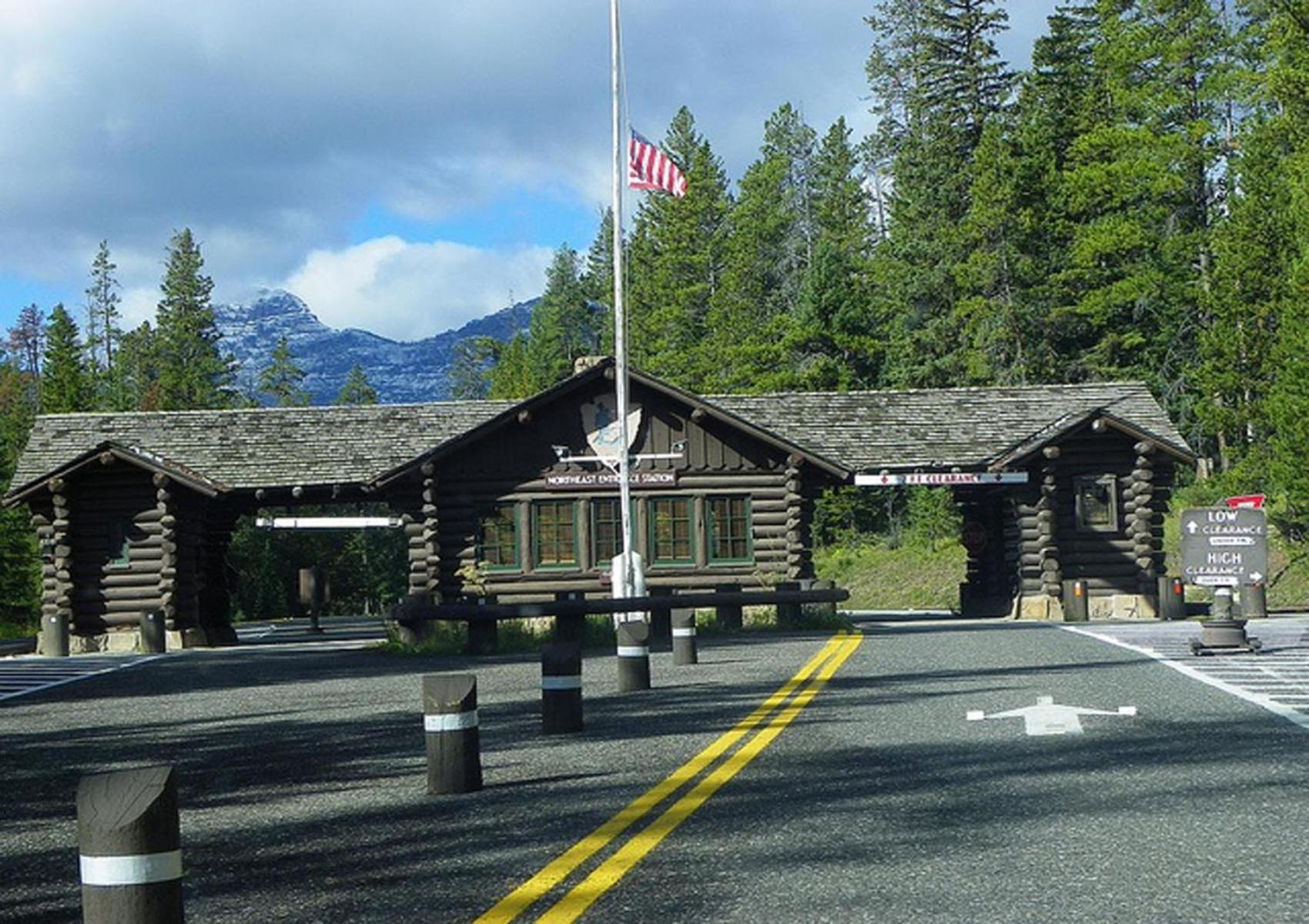 Soda Butte Lodge photo 18