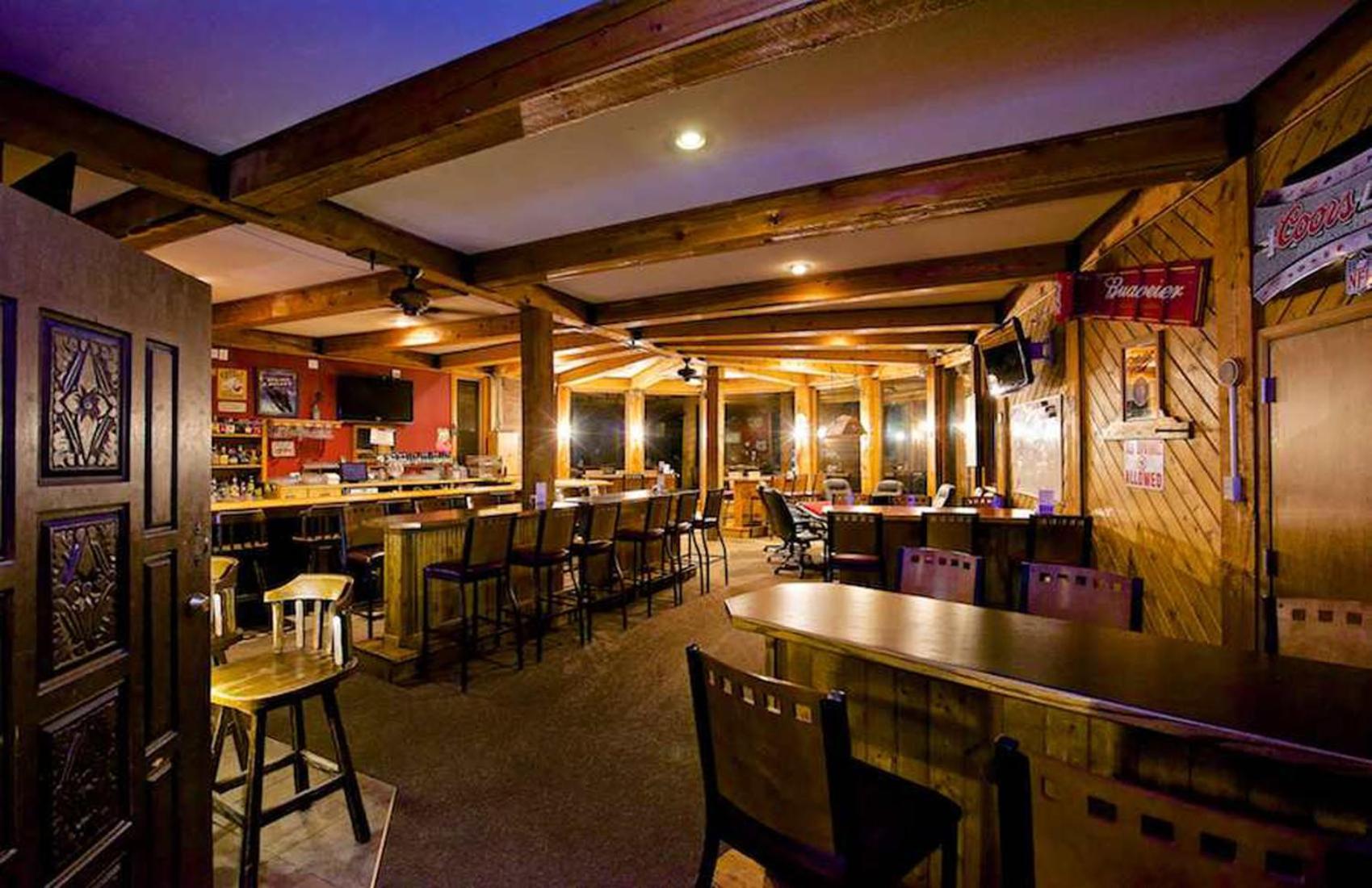 Soda Butte Lodge photo 13
