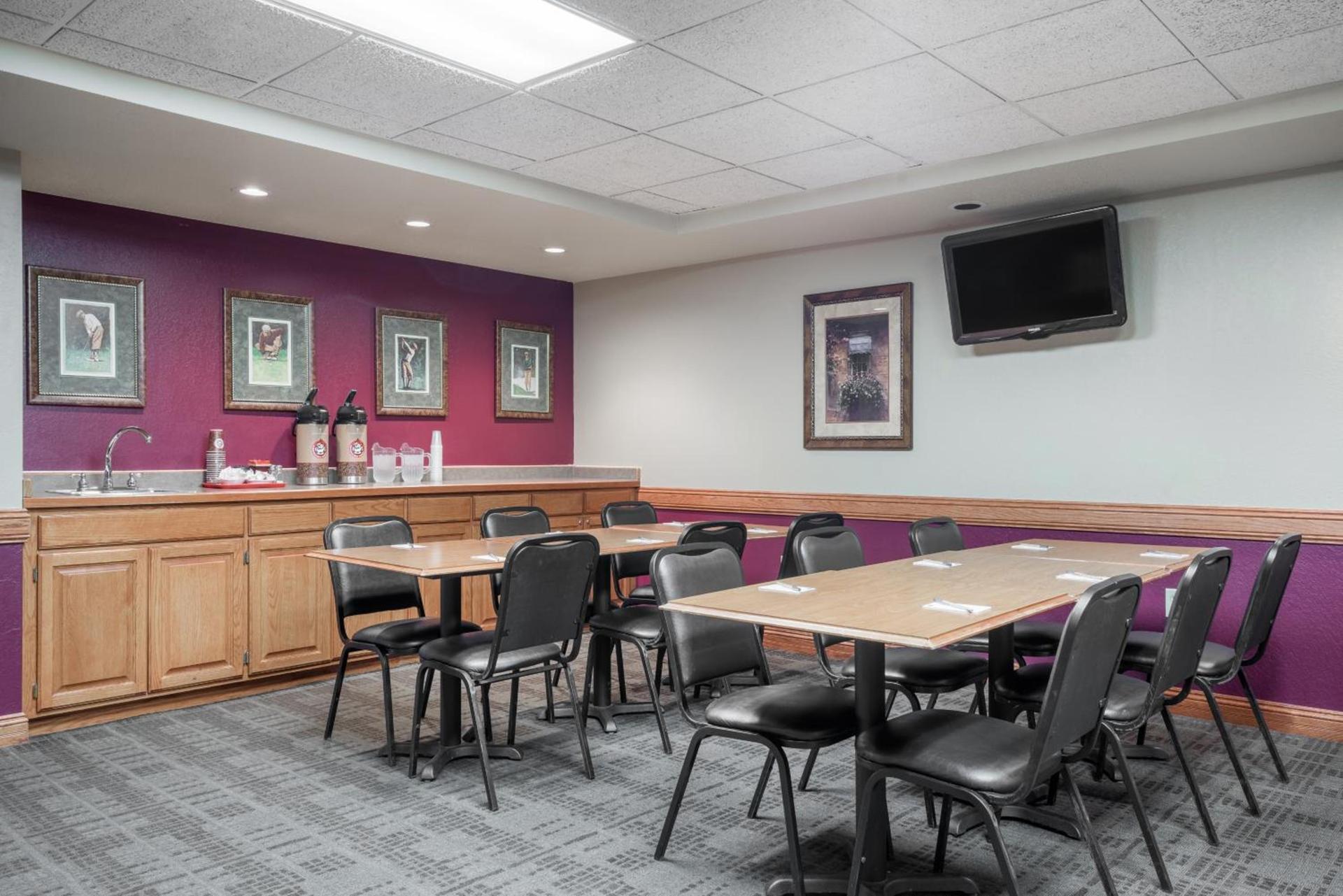 AmericInn by Wyndham Baldwin photo 46