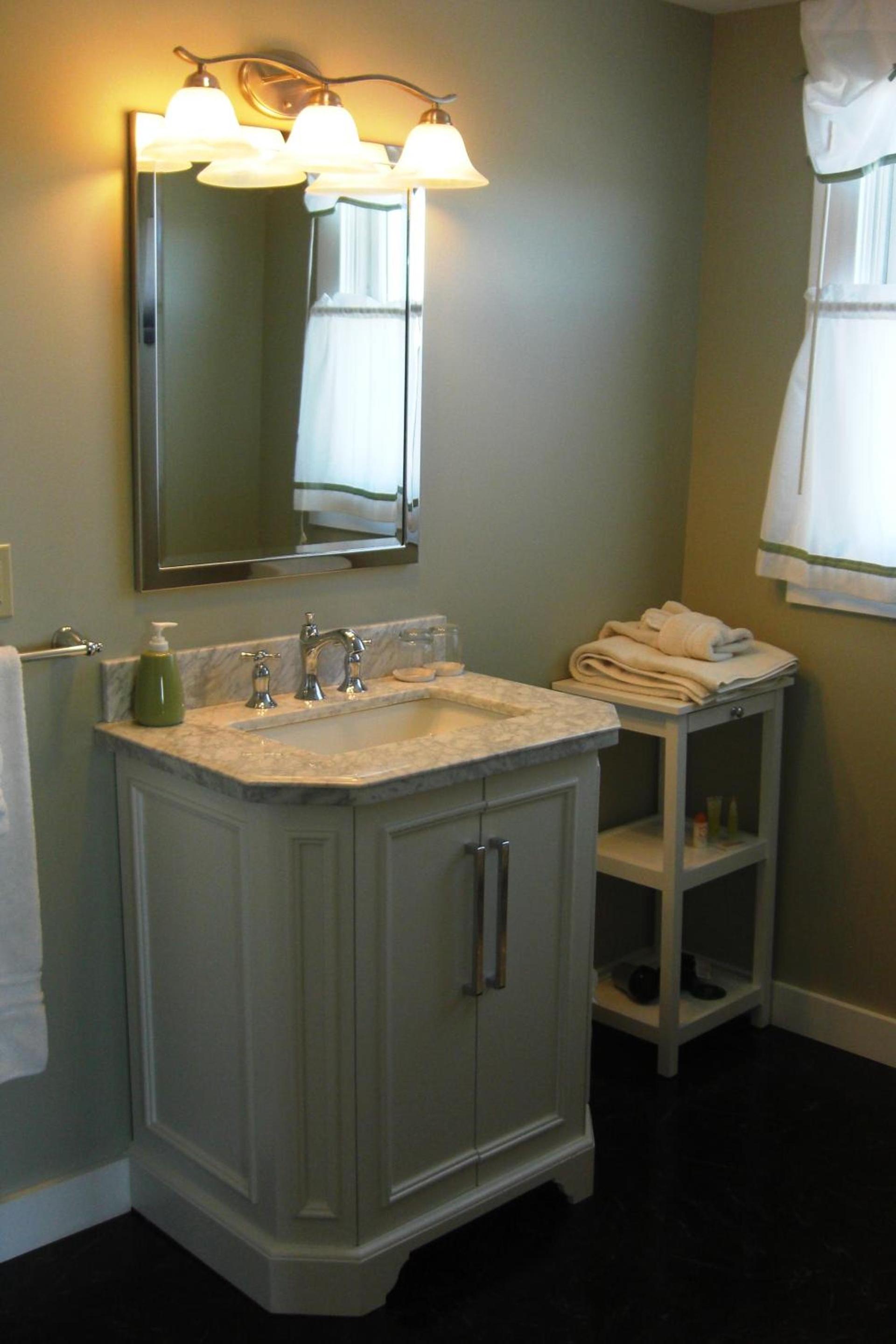 Seafarer Inn photo 54