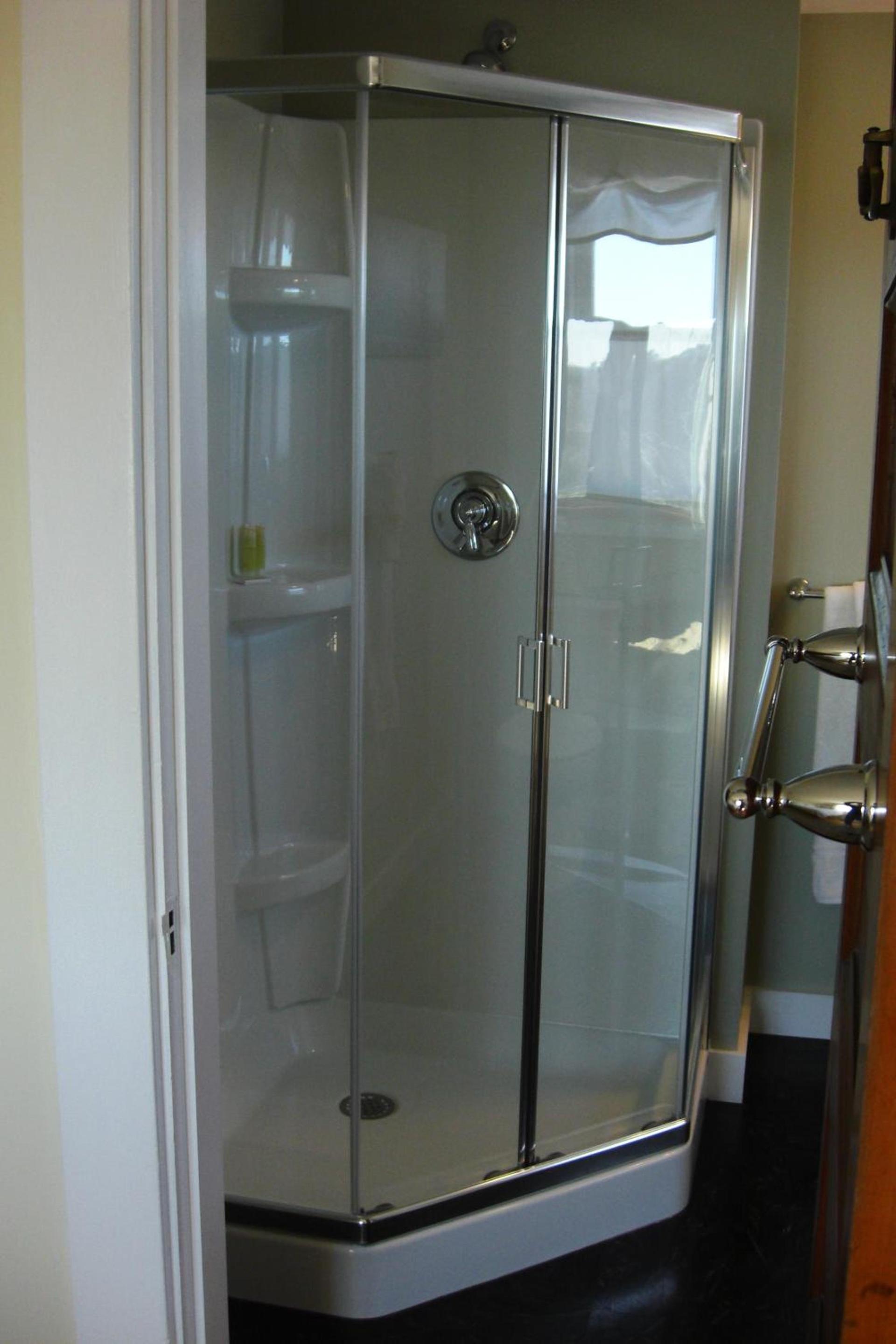 Seafarer Inn photo 53