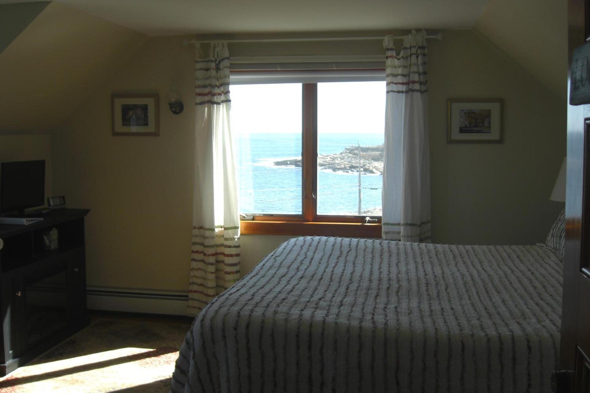 Seafarer Inn photo 51