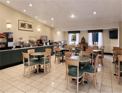 Ramada by Wyndham Columbia photo 39