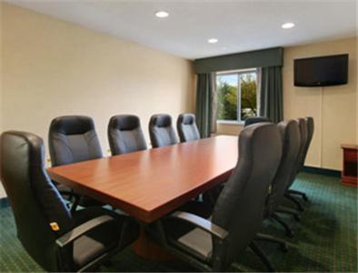 Ramada by Wyndham Columbia photo 40