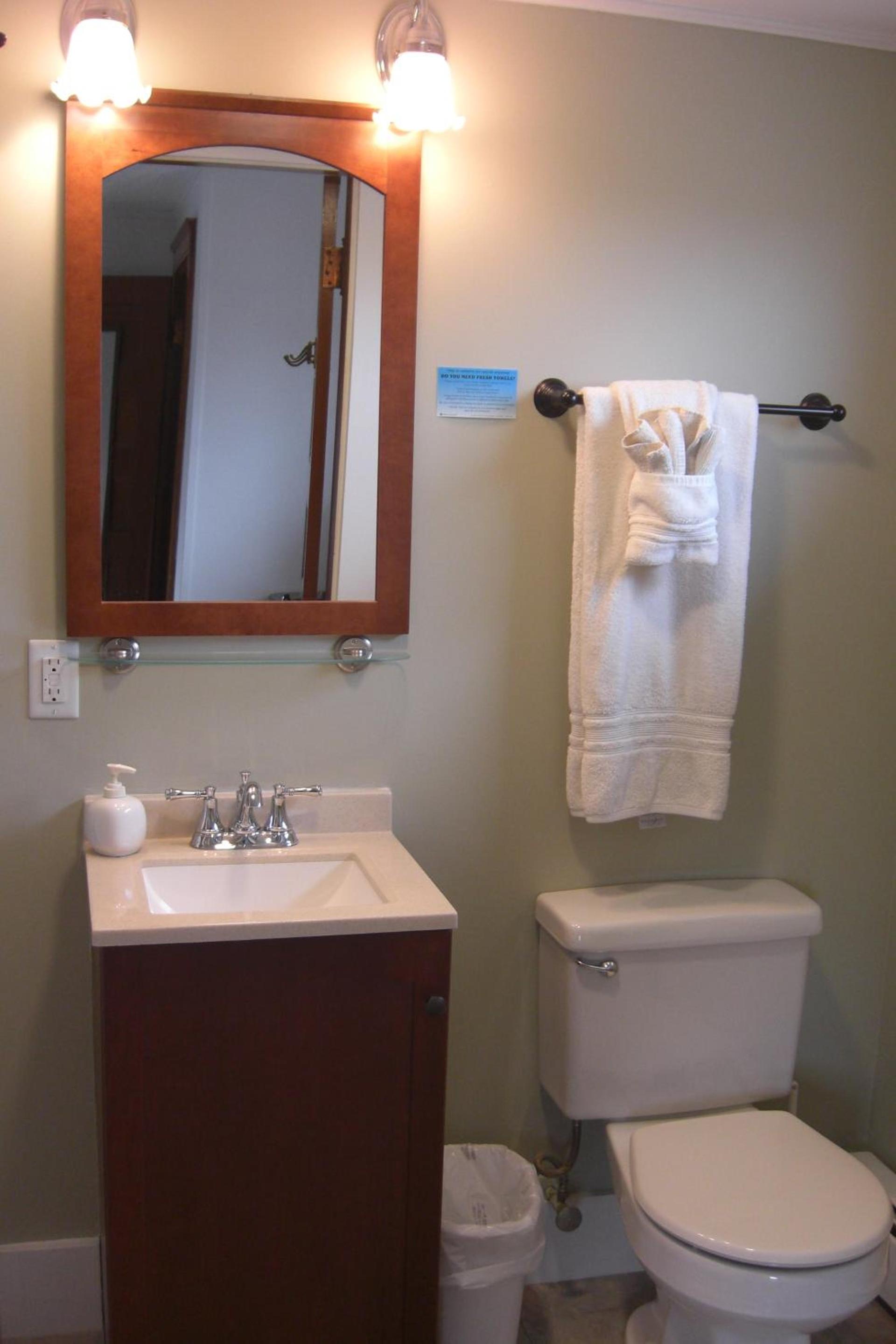 Seafarer Inn photo 48