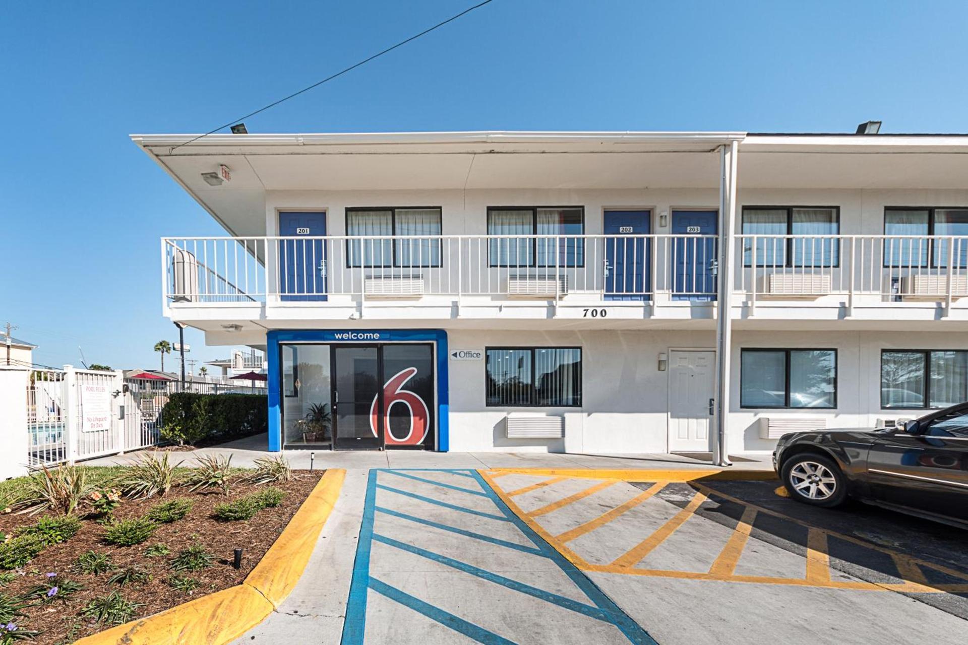 Motel 6-Mcallen, TX photo 2