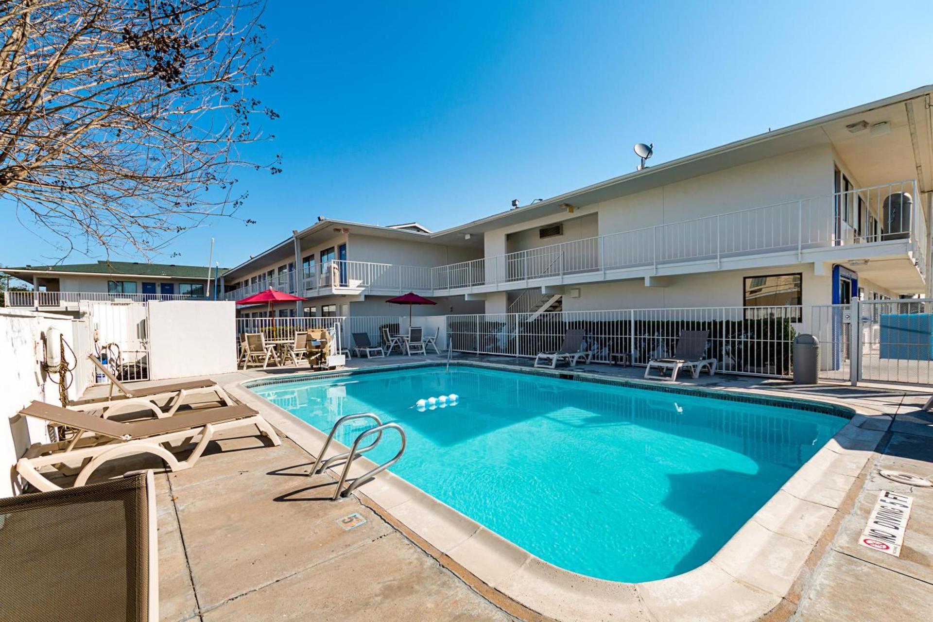 Motel 6-Mcallen, TX photo 8