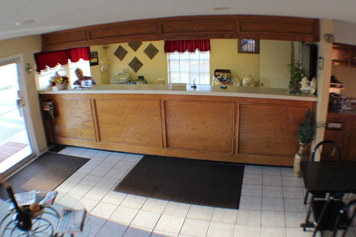 Value Inn & Suites - Harlingen photo 1