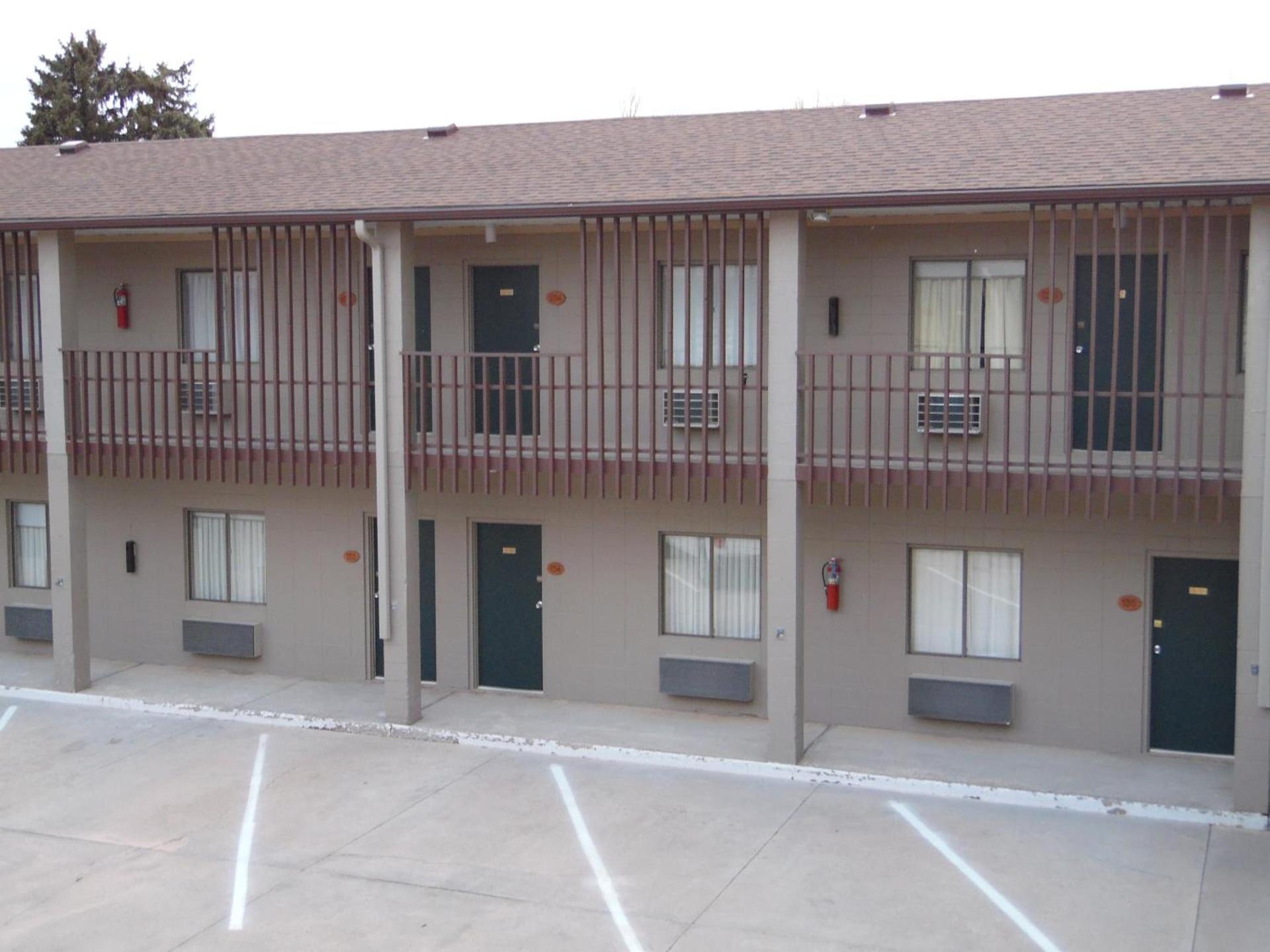 Bear Lodge Motel photo 44