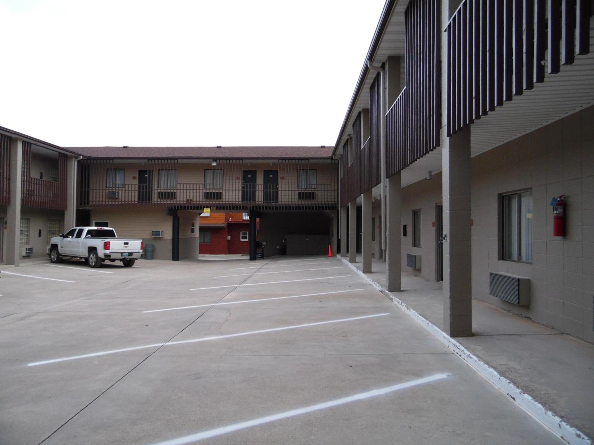Bear Lodge Motel photo 54