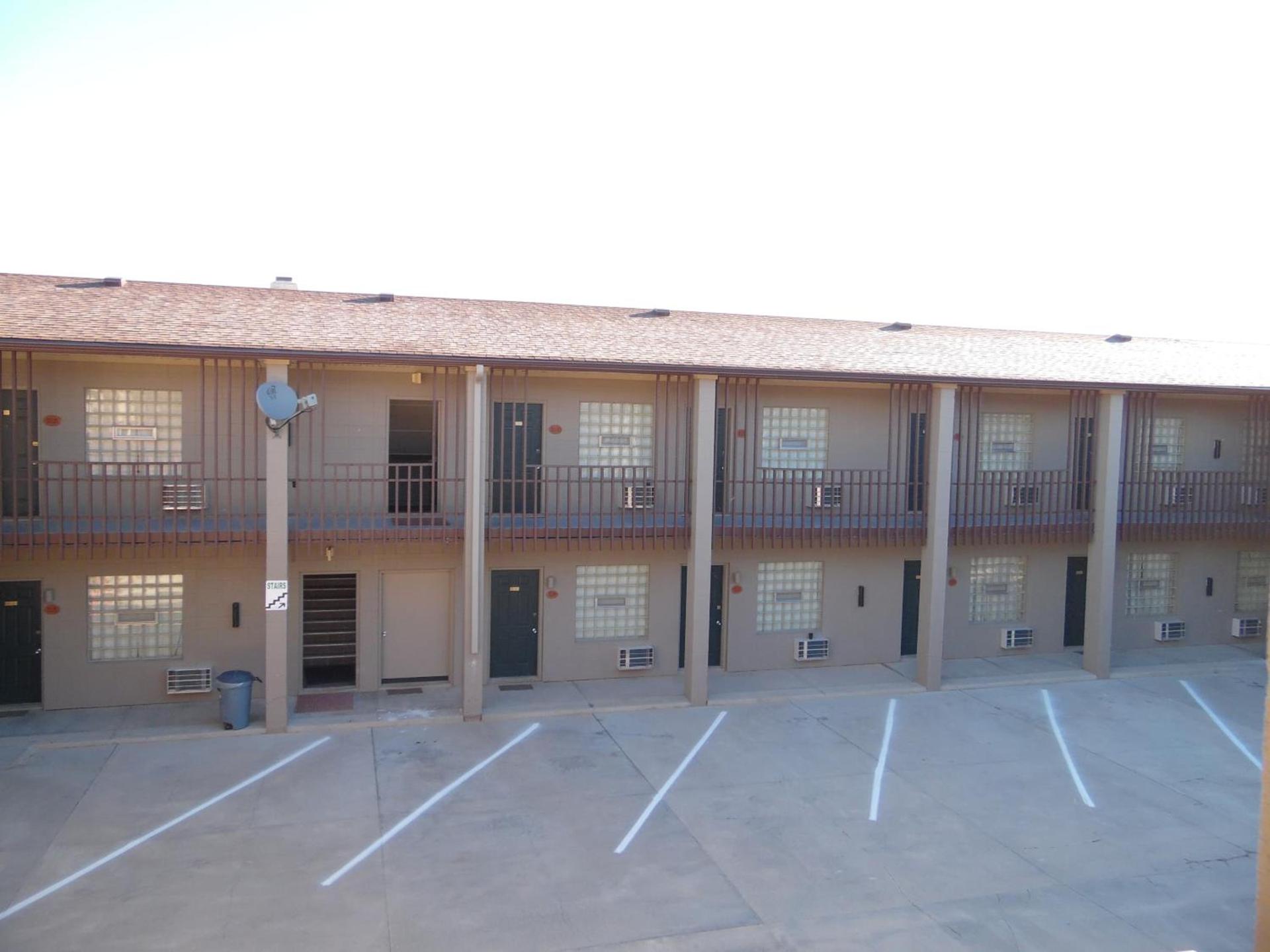Bear Lodge Motel photo 56