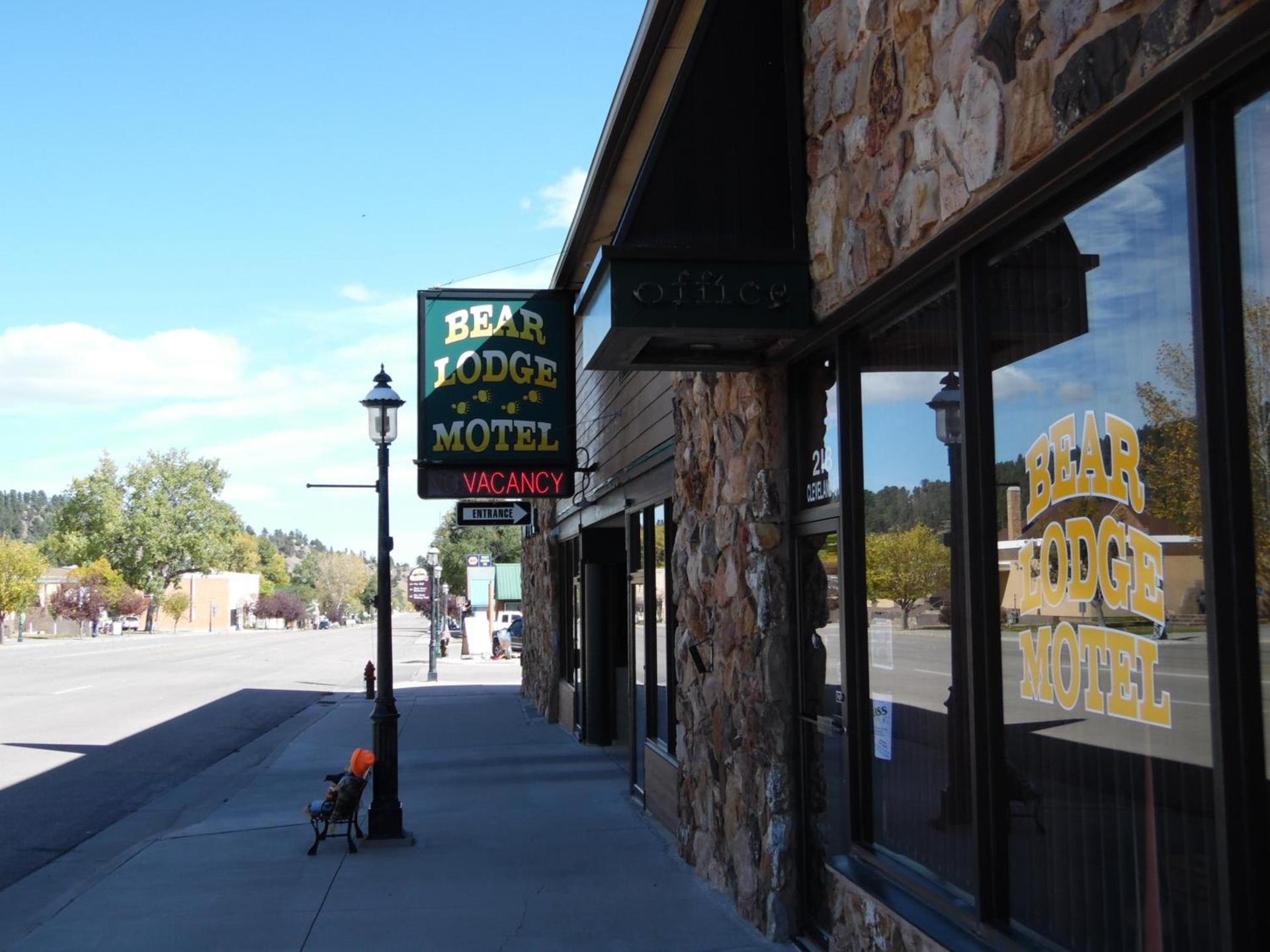 Bear Lodge Motel photo 58