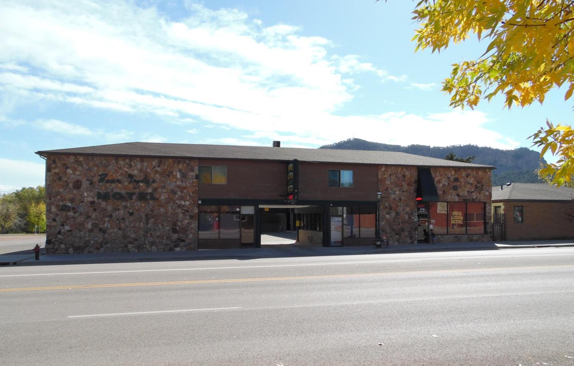 Bear Lodge Motel photo 60