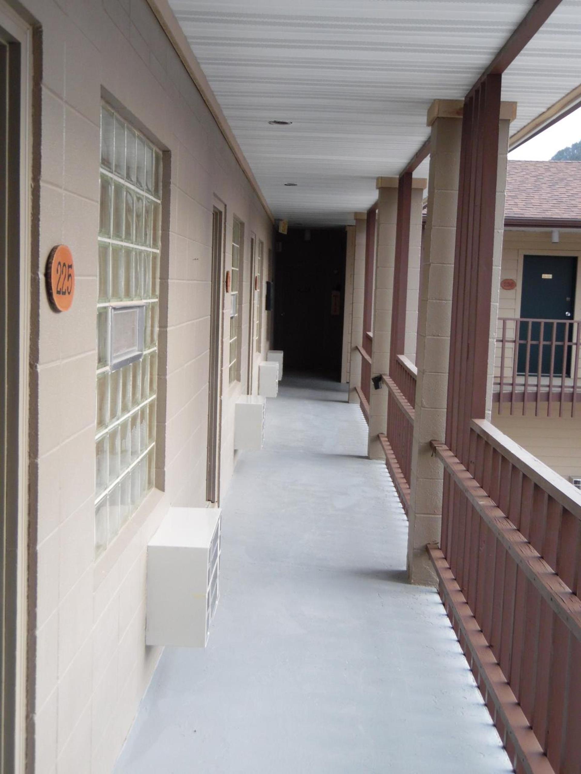 Bear Lodge Motel photo 62