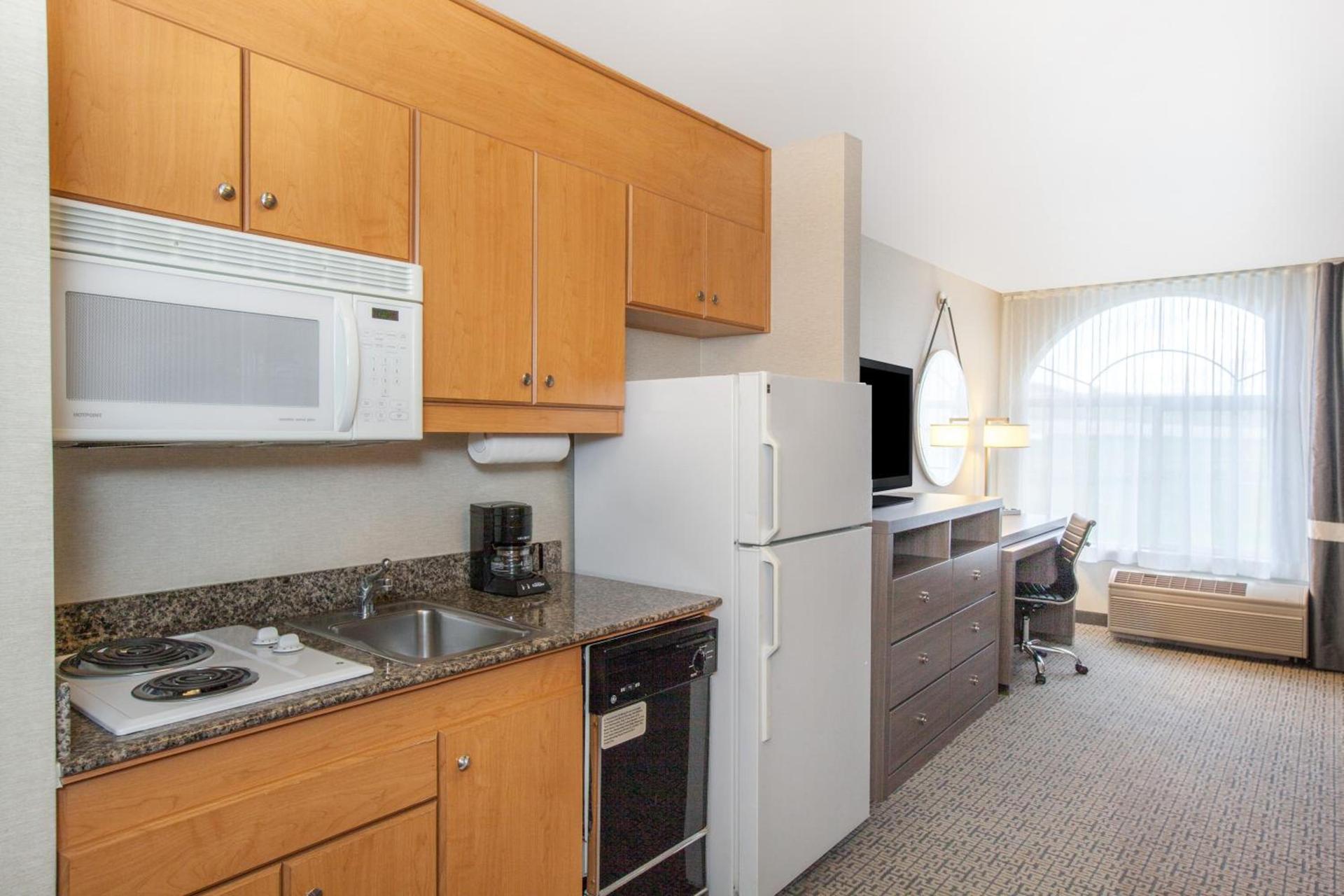 Hawthorn Suites by Wyndham Livermore photo 4