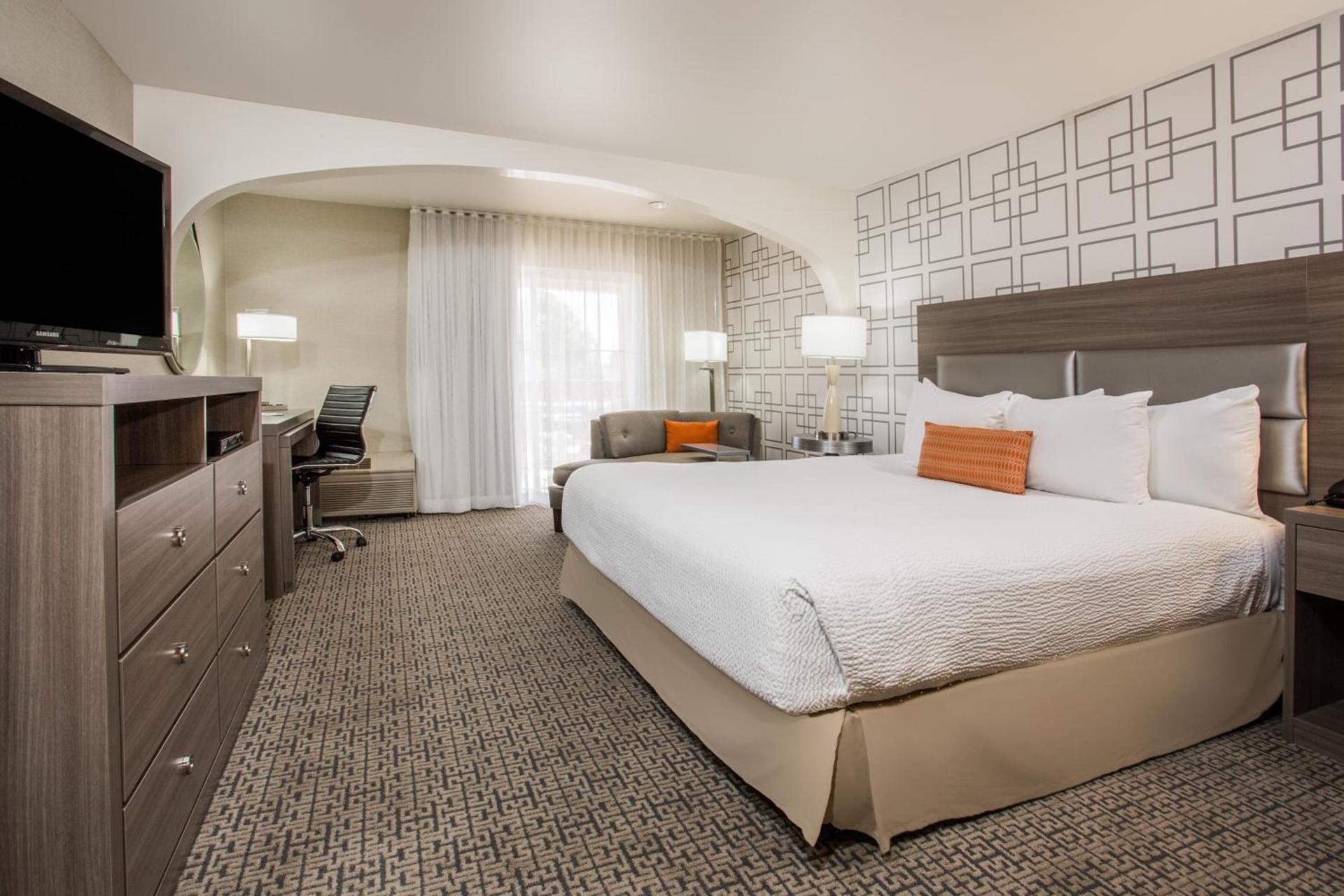 Hawthorn Suites by Wyndham Livermore photo 6