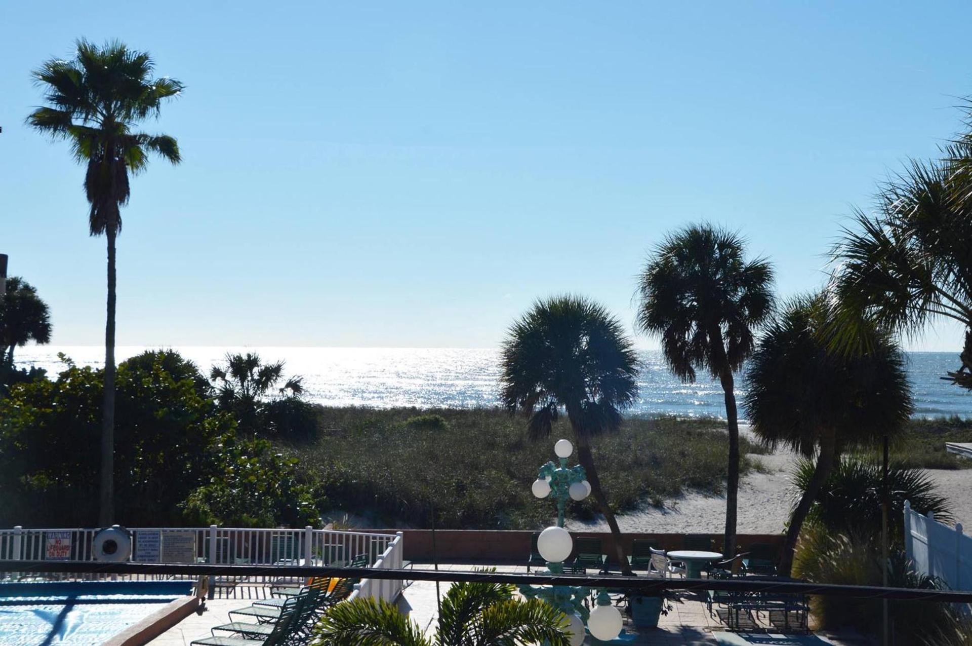 Johns Pass Beach Motel photo 24